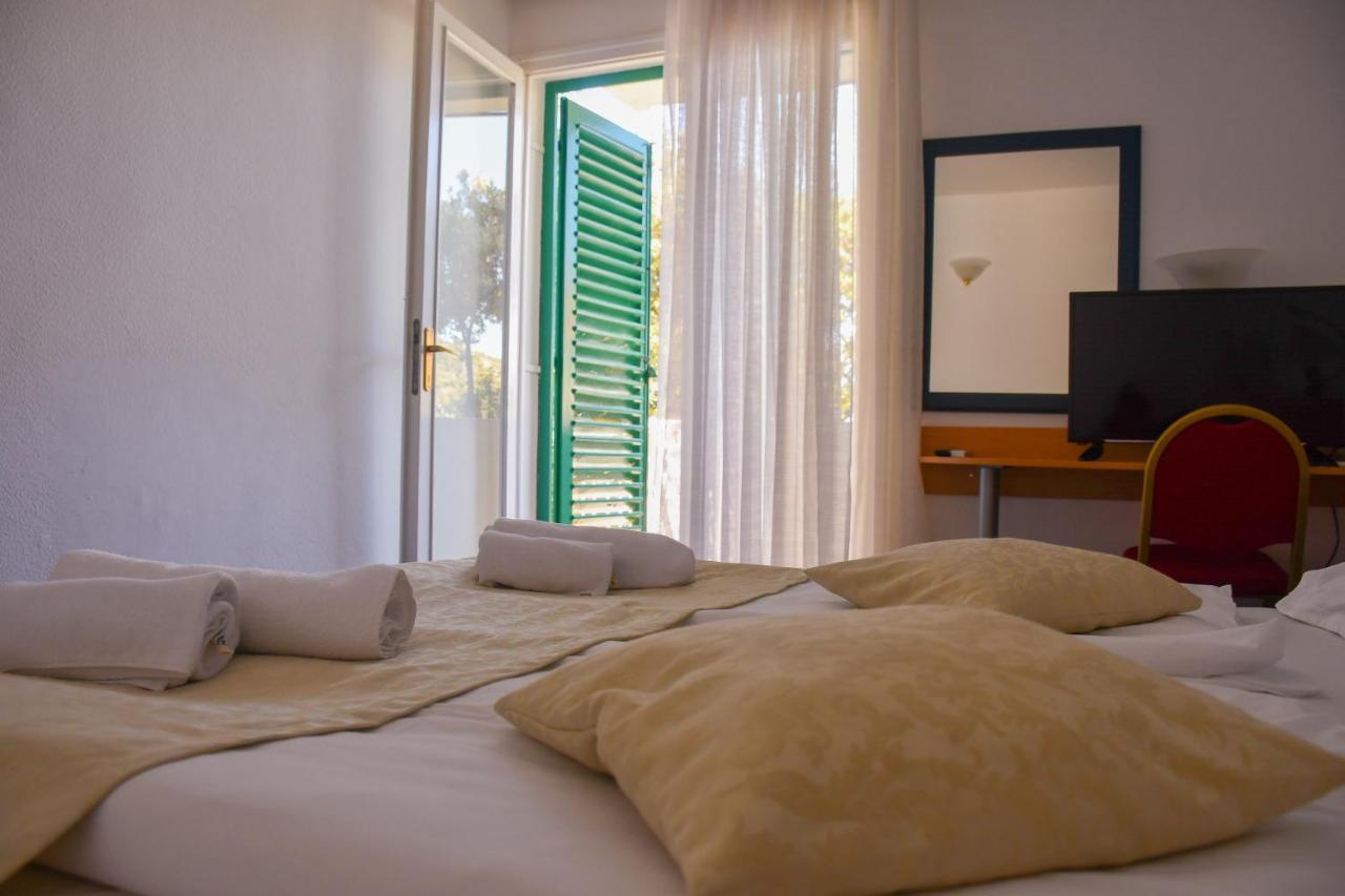 Hotel Sirena Hvar Хвар Экстерьер фото