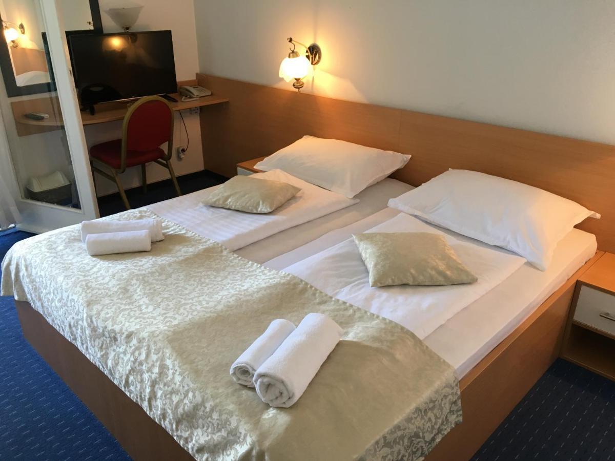 Hotel Sirena Hvar Хвар Экстерьер фото